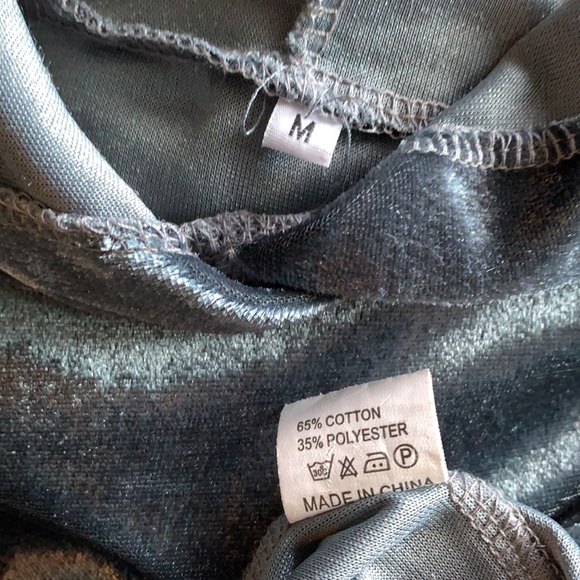 Teal Velvet Hoodie Size S/M NWOT - Picture 4 of 4